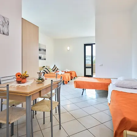 Leccio Aparthotel 3*
